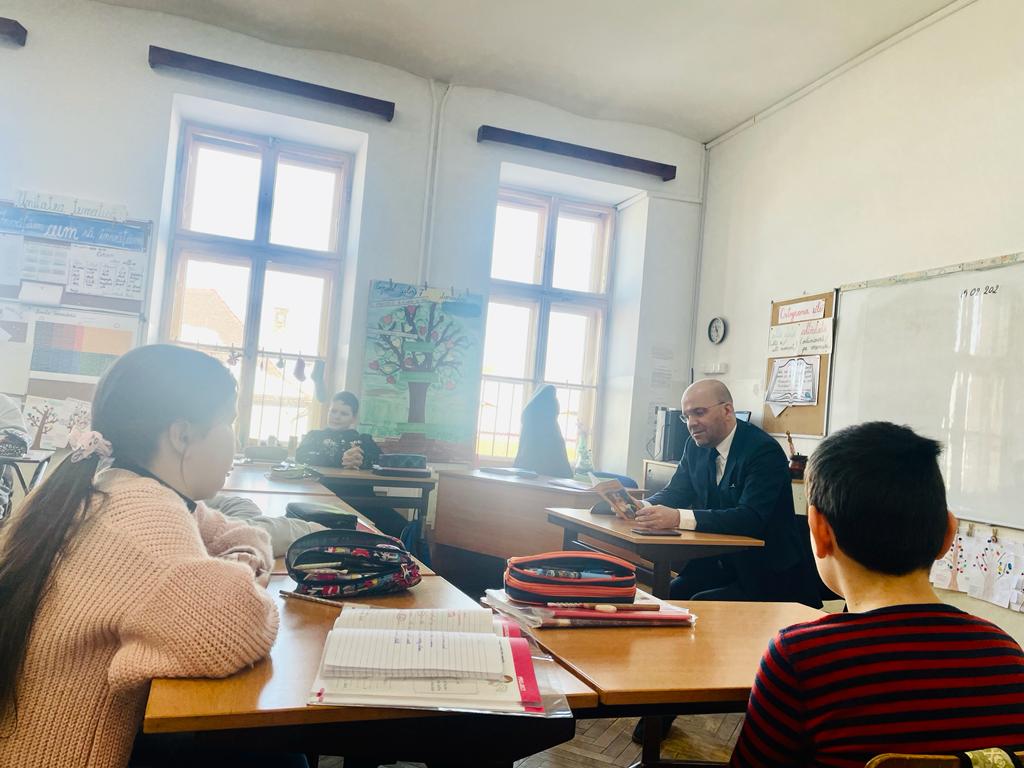 Ziua Națională a Lecturii: dirijorul Cristian Lupeș le-a citit elevilor de la Liceul de Artă Sibiu