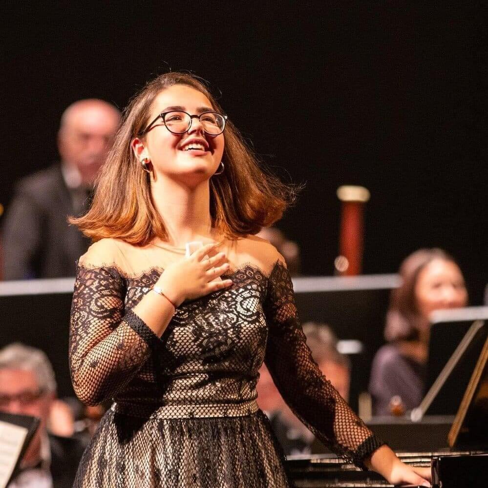 Filarmonica de Stat Sibiu îl aniversează pe Beethoven printr-un recital susținut de tânăra pianistă Izabela Voropciuc